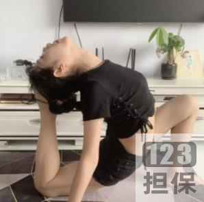 艺校舞蹈系极品反差小美女（一少）完美露脸合集